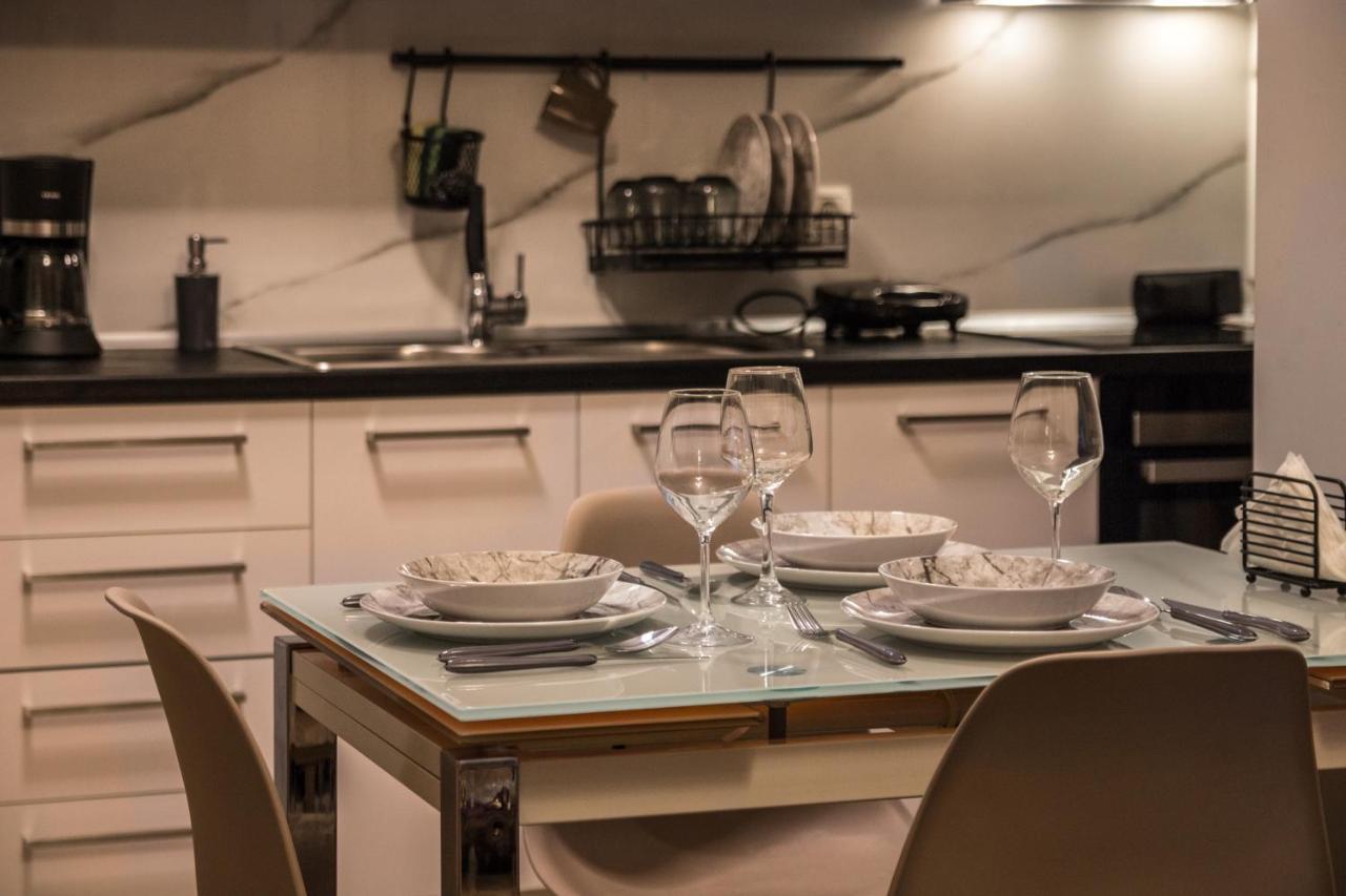 Luxury Suite 10' From The Center Atene Esterno foto