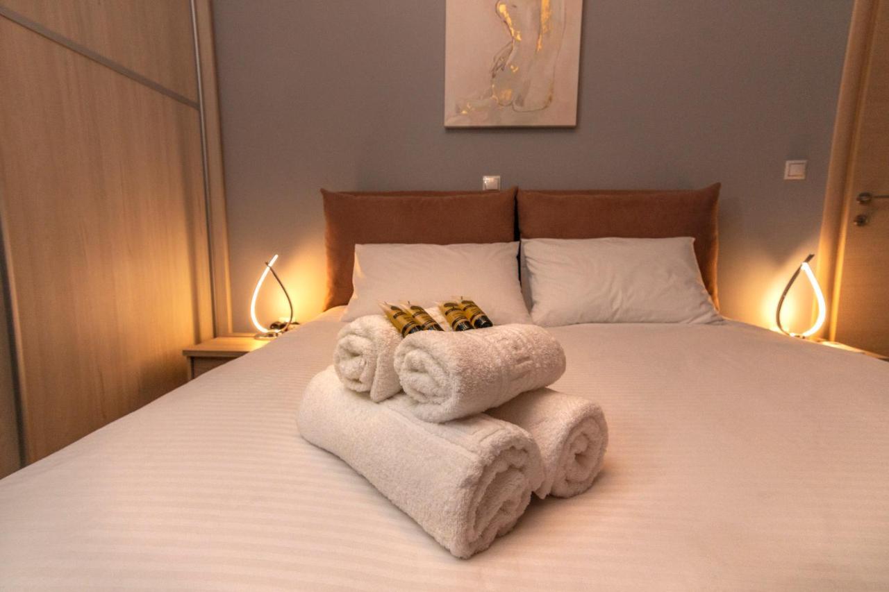 Luxury Suite 10' From The Center Atene Esterno foto